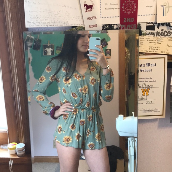 Floral Romper - Picture 1 of 2